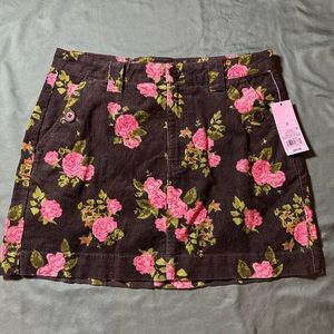 Wild Fable Women's High-Rise Corduroy Mini Skirt NWT Size 8, Pink Roses on Black